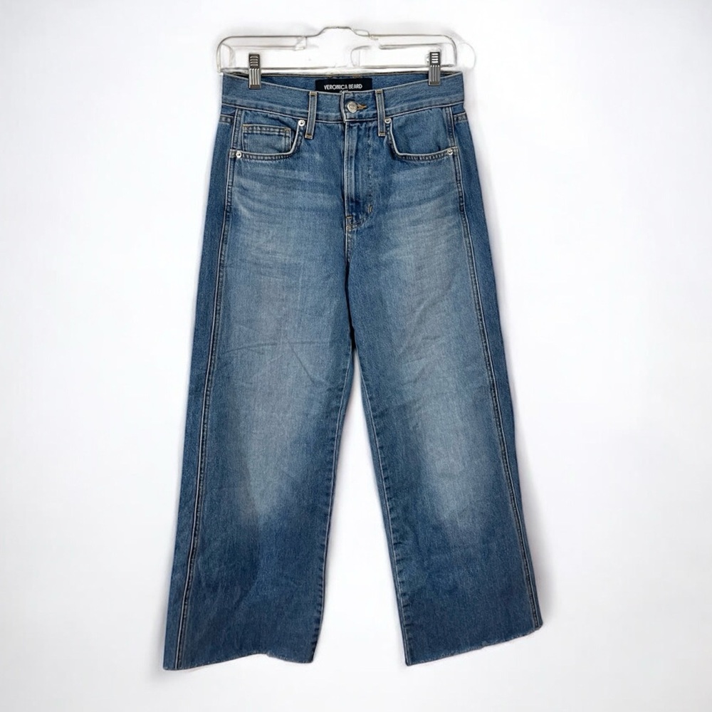 Veronica Beard Taylor Cropped Wide-Leg Jean
Medium-Wash High-Rise Raw Hem Sz. 26